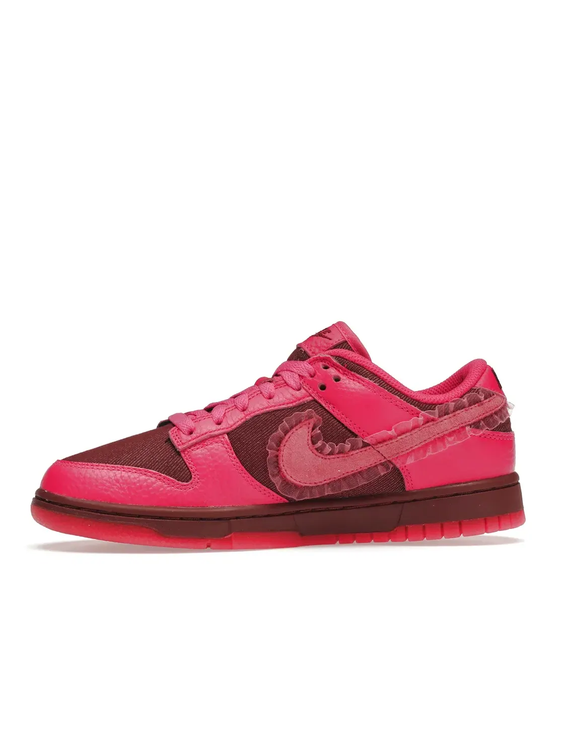 Женские кроссовки с кружевными вставками Nike Dunk Low — изображение 3 из 4, красный/розовый