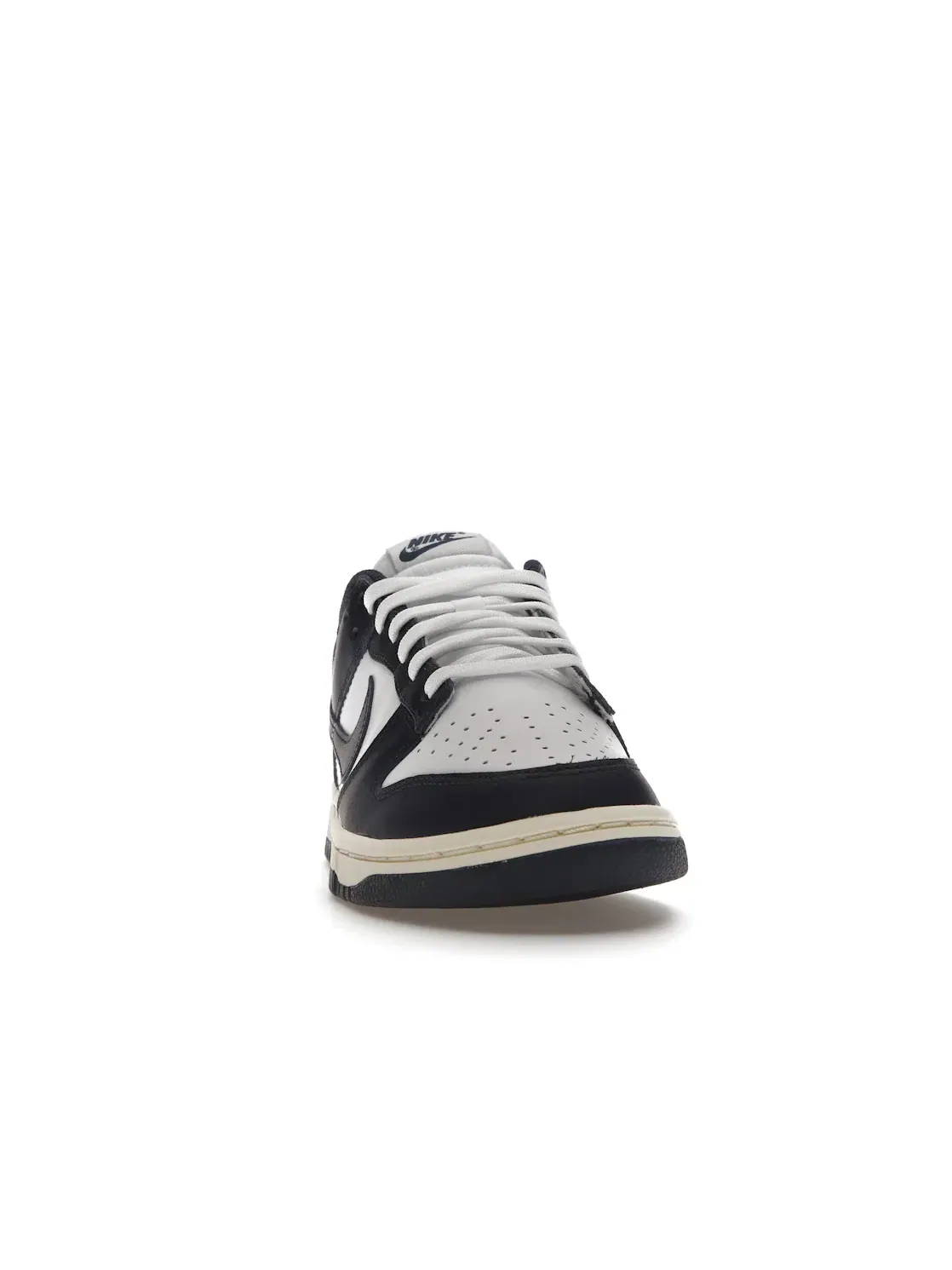 Женские кроссовки с винтажным дизайном Nike Dunk Low Nike — изображение 2 из 4, белый/темно-синий