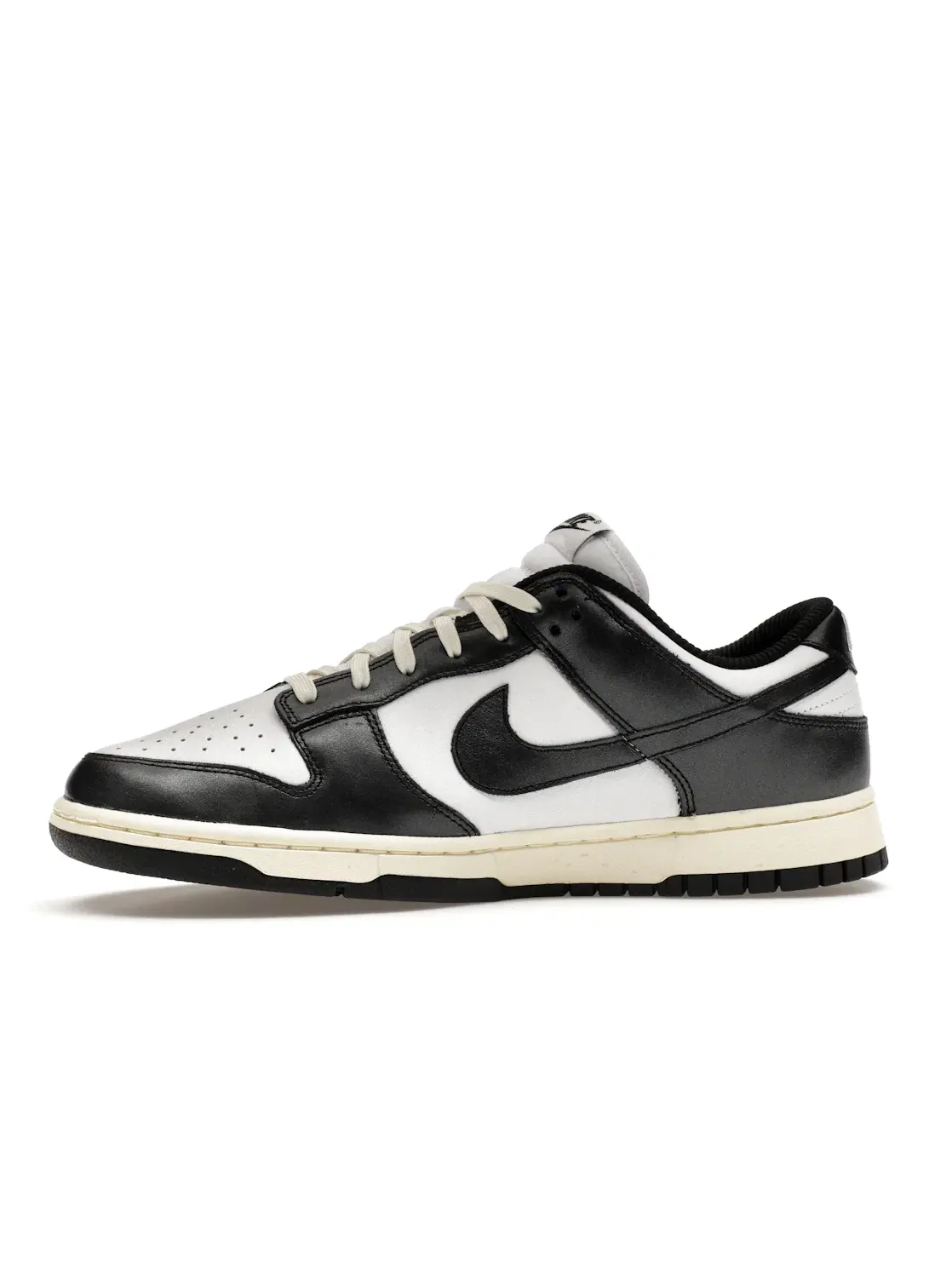 Женские кроссовки с винтажным дизайном Nike Dunk Low — изображение 3 из 4, белый/черный