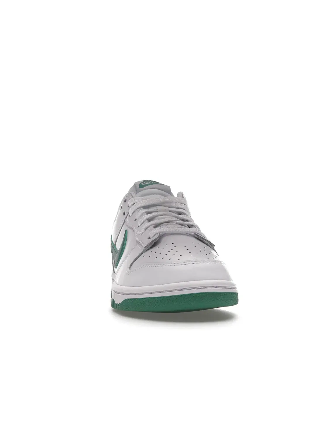 Женские кроссовки Lifestyle с контрастным логотипом Nike Dunk Low Nike — изображение 2 из 4, белый/зеленый-белый