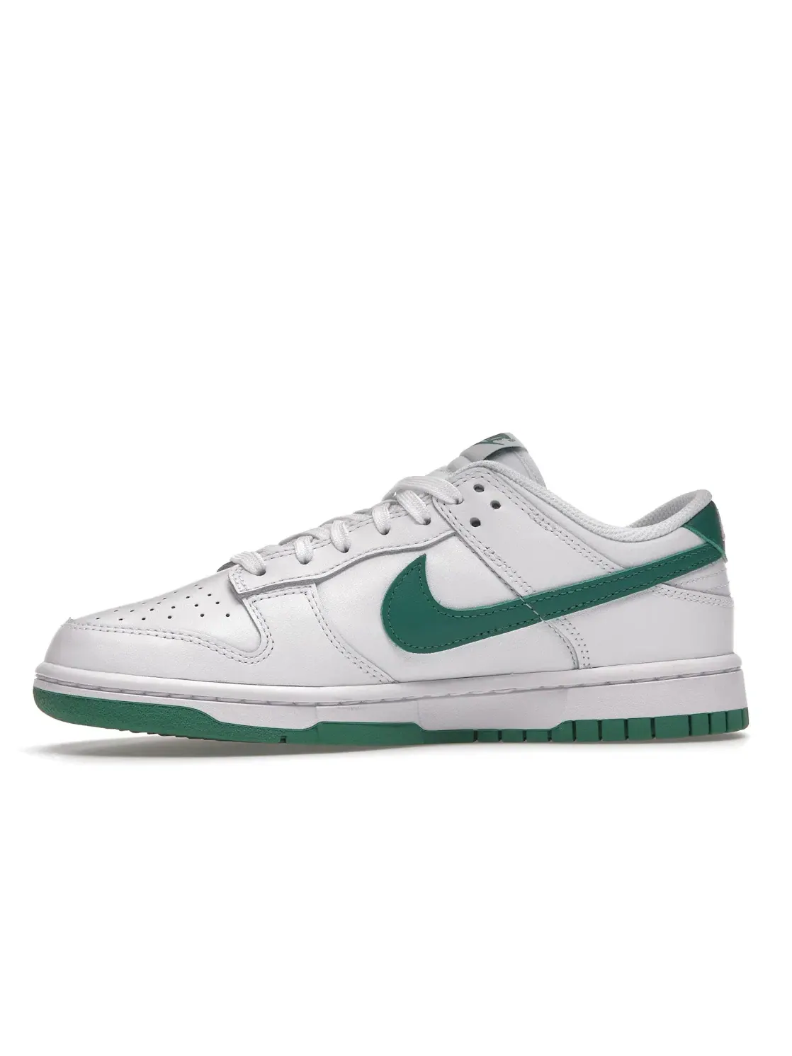 Женские кроссовки Lifestyle с контрастным логотипом Nike Dunk Low Nike — изображение 3 из 4, белый/зеленый-белый