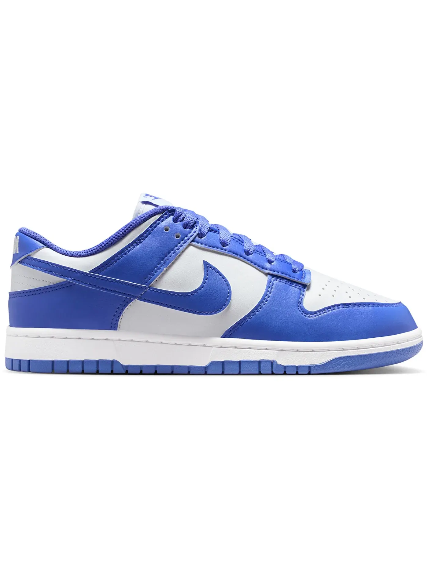 Женские кроссовки Lifestyle Nike Dunk Low — изображение 1 из 1, белый/белый