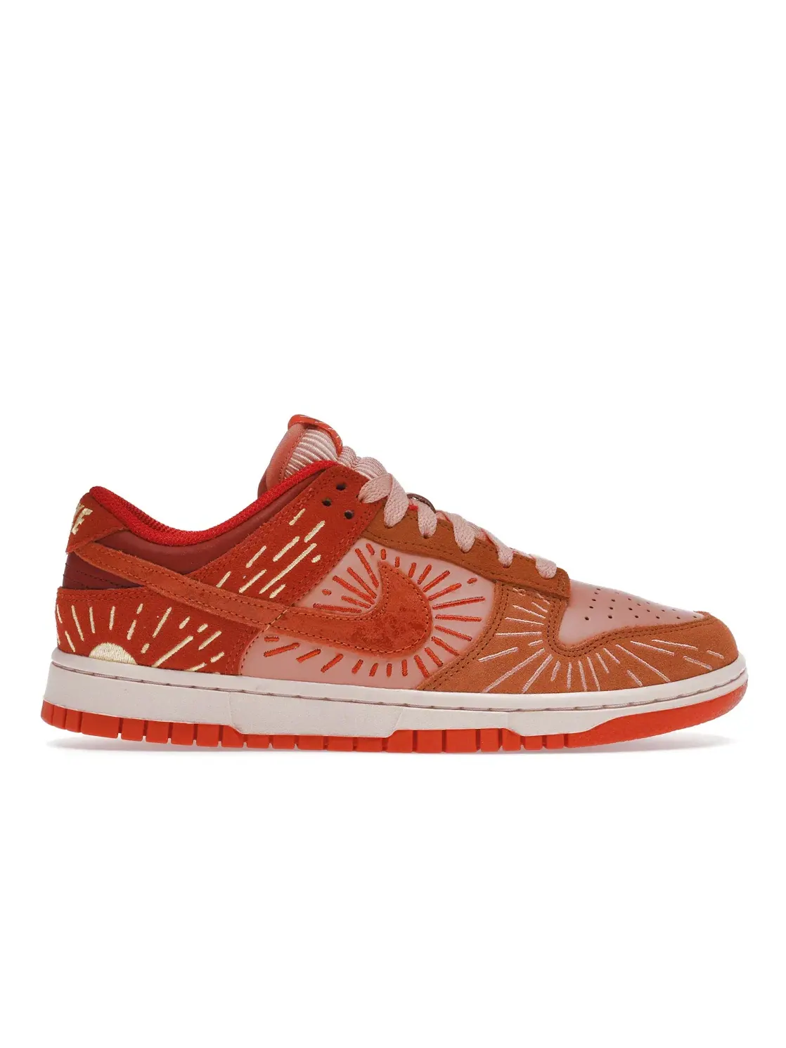 Женские кроссовки Lifestyle с вышивкой Nike Dunk Low NH — изображение 1 из 4, оранжевый/оранжевый