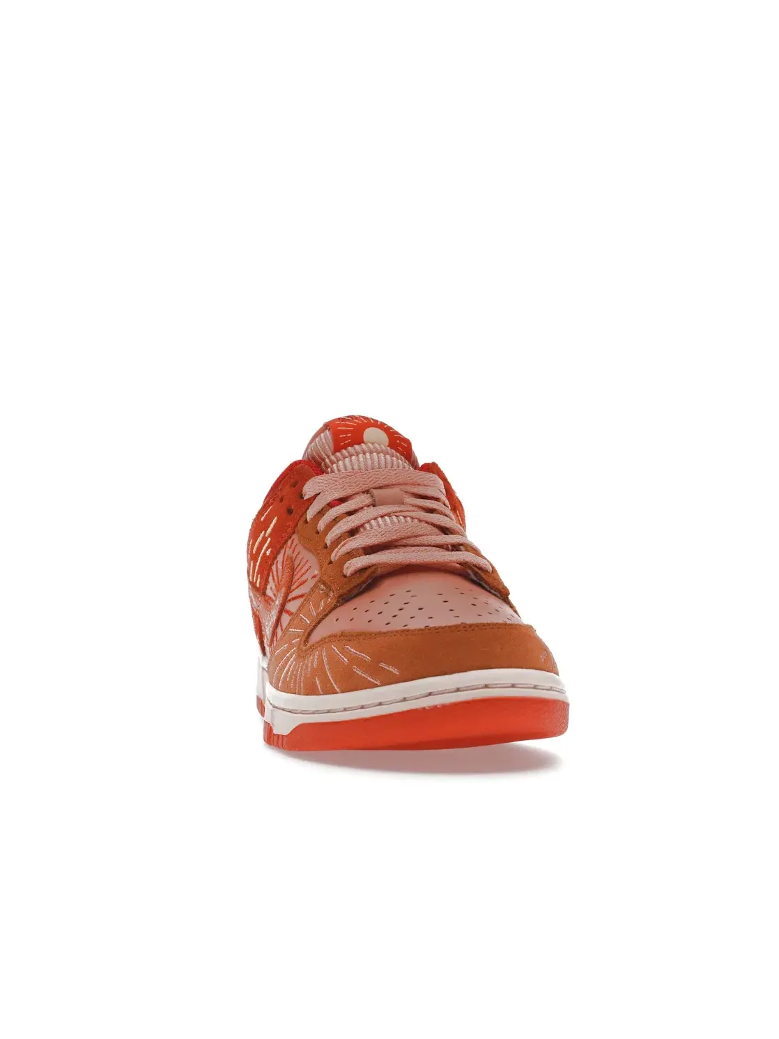 Женские кроссовки Lifestyle с вышивкой Nike Dunk Low NH — изображение 2 из 4, оранжевый/оранжевый