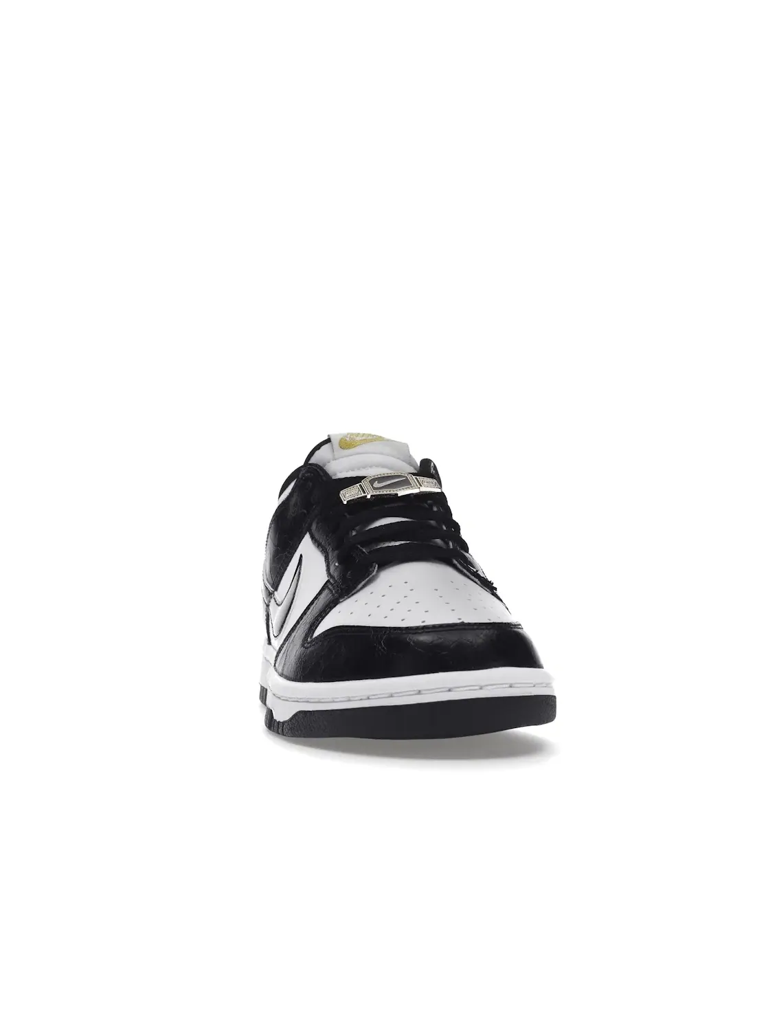 Мужские кроссовки с текстурной кожей Nike Dunk Low SE — изображение 2 из 4, белый/черный