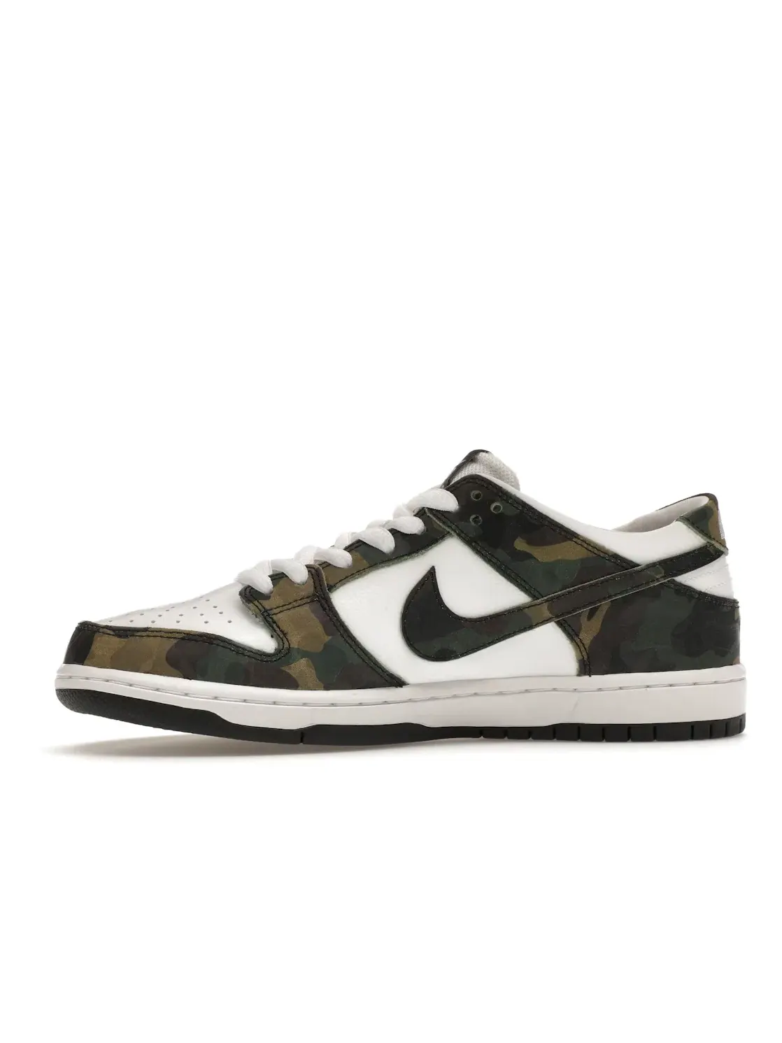 Мужские кроссовки с камуфляжным принтом Nike SB Dunk Low Nike — изображение 3 из 4, зеленый/белый-черный