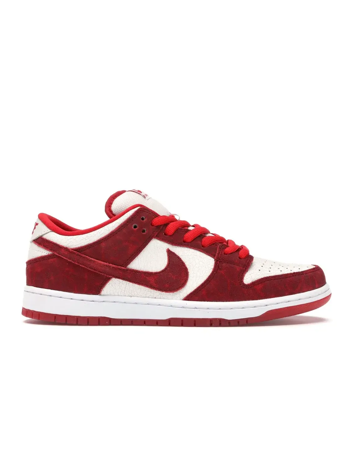 Мужские кроссовки с кожаным и замшевым верхом Nike SB Dunk Low Nike — изображение 1 из 4, красный/красный-белый