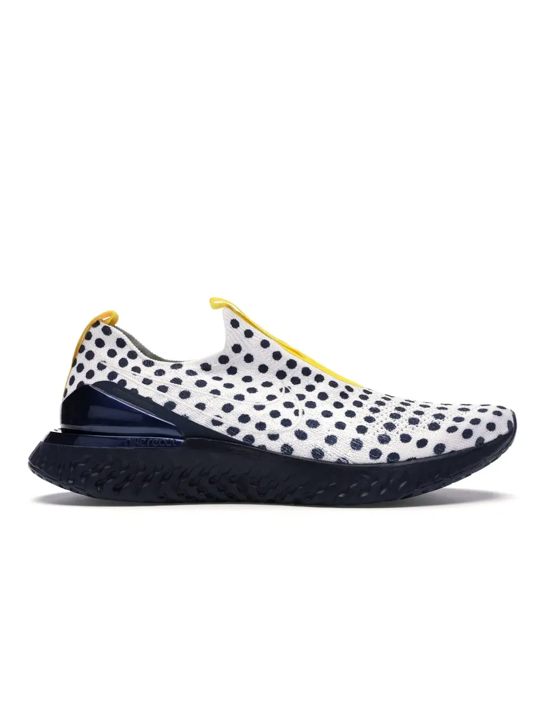 Мужские кроссовки Lifestyle Nike Epic Phantom React — изображение 1 из 4, платиновый/белый