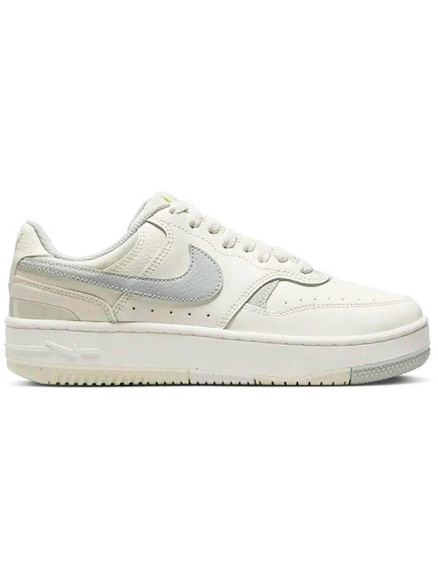 Женские кроссовки Lifestyle Nike Gamma Force — изображение 1 из 1, светлый серебристый