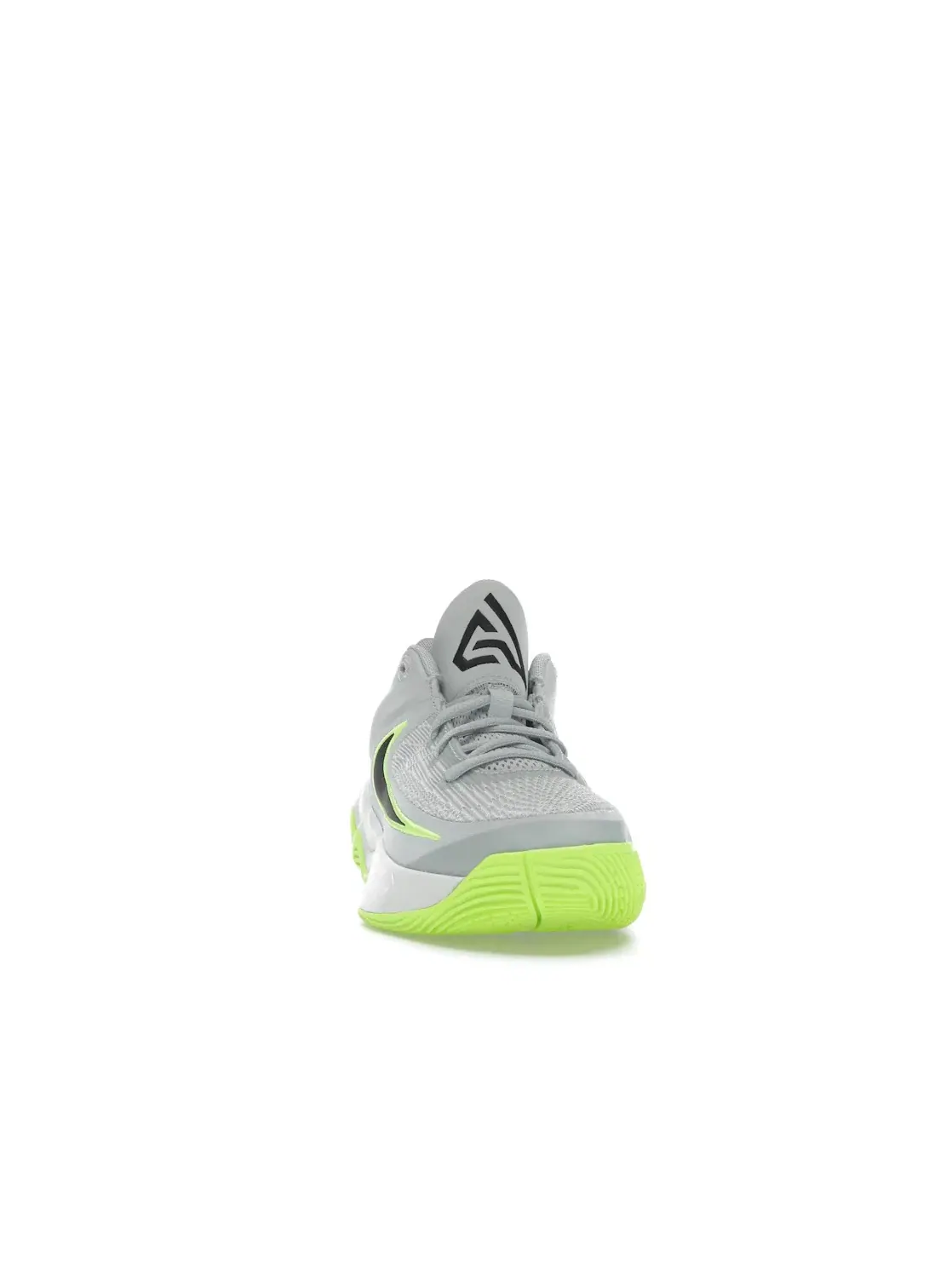 Детские кроссовки для баскетбола Nike Giannis Immortality 4 — изображение 2 из 4