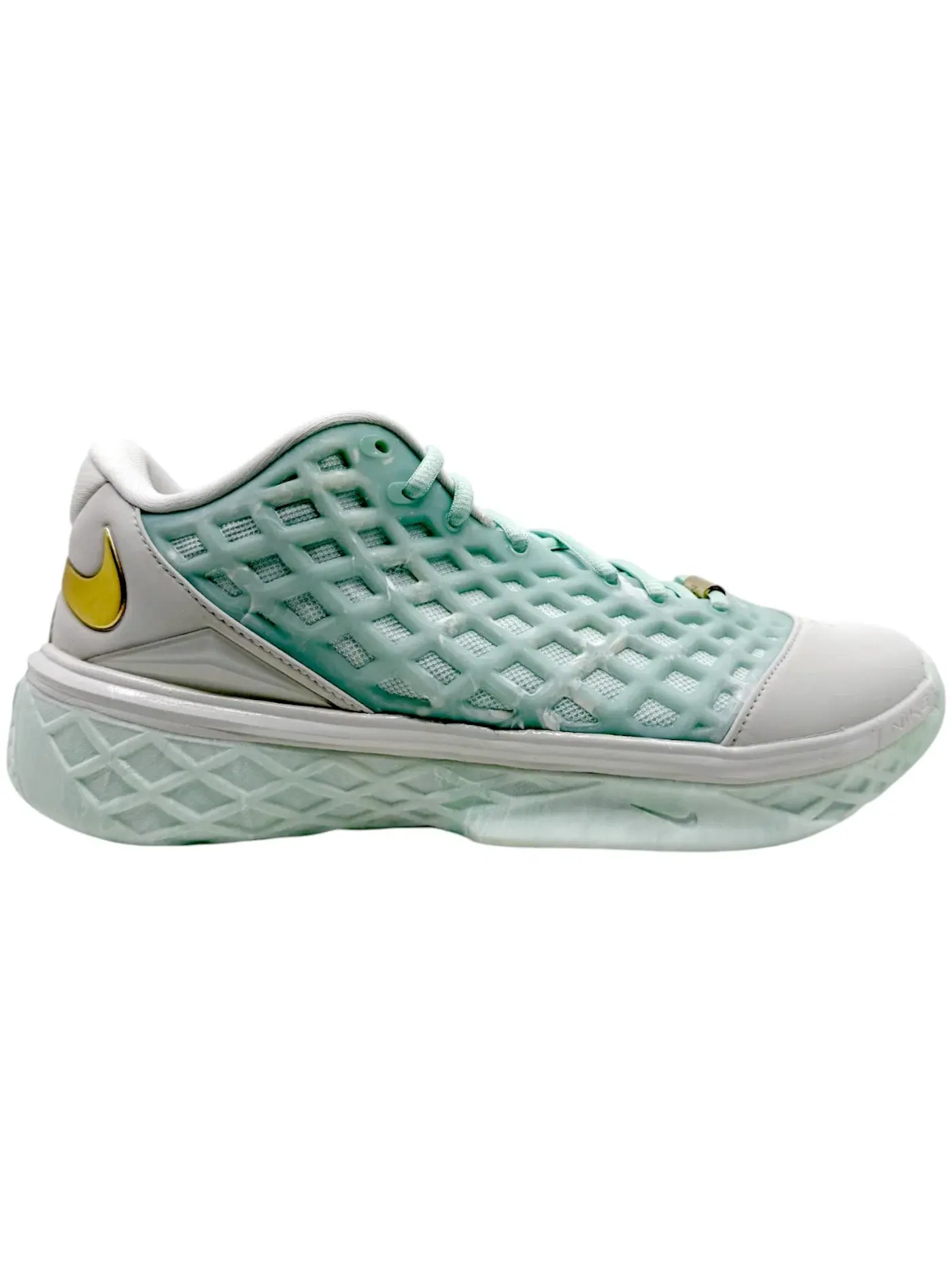 Мужские кроссовки для баскетбола Kobe 3 Low Protro CHBL Nike — изображение 1 из 1, металлик золотистый
