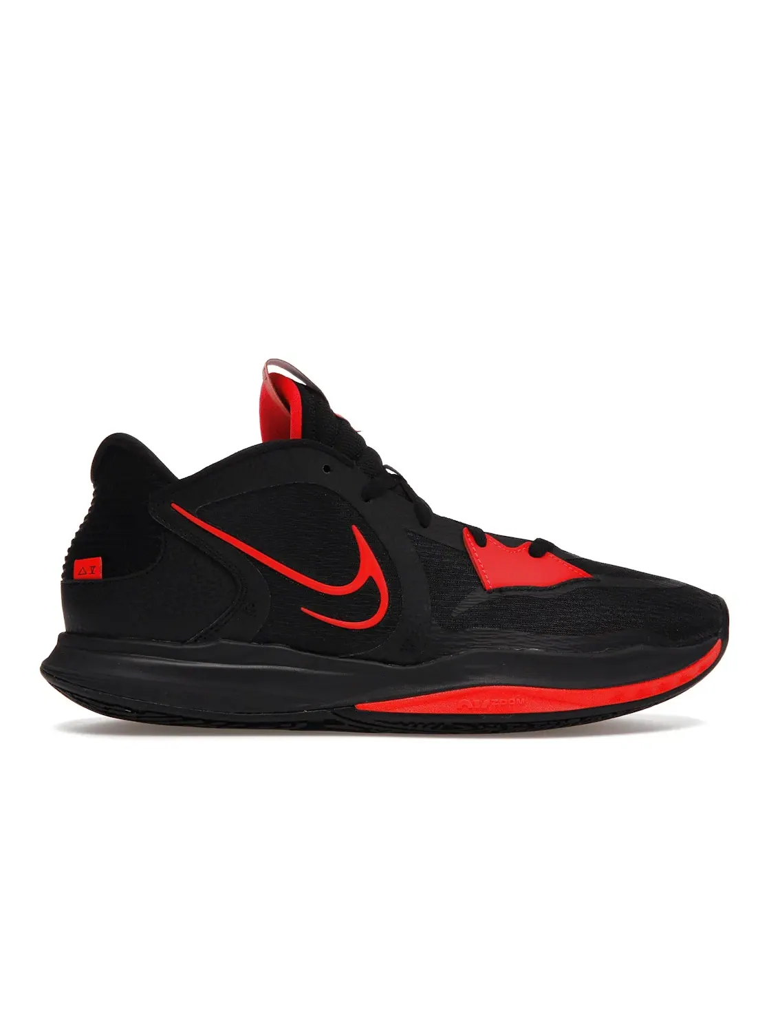 Мужские баскетбольные кроссовки с низким профилем Nike Kyrie Low 5 — изображение 1 из 4, черный/черный/яркий