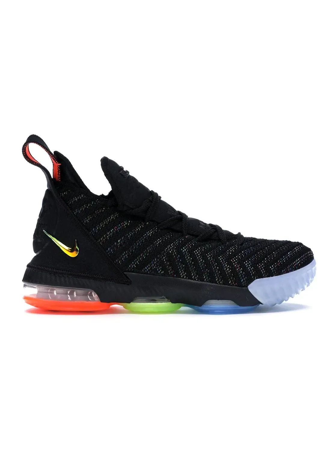 Детские кроссовки для мальчиков баскетбольные Nike LeBron 16 — изображение 1 из 4