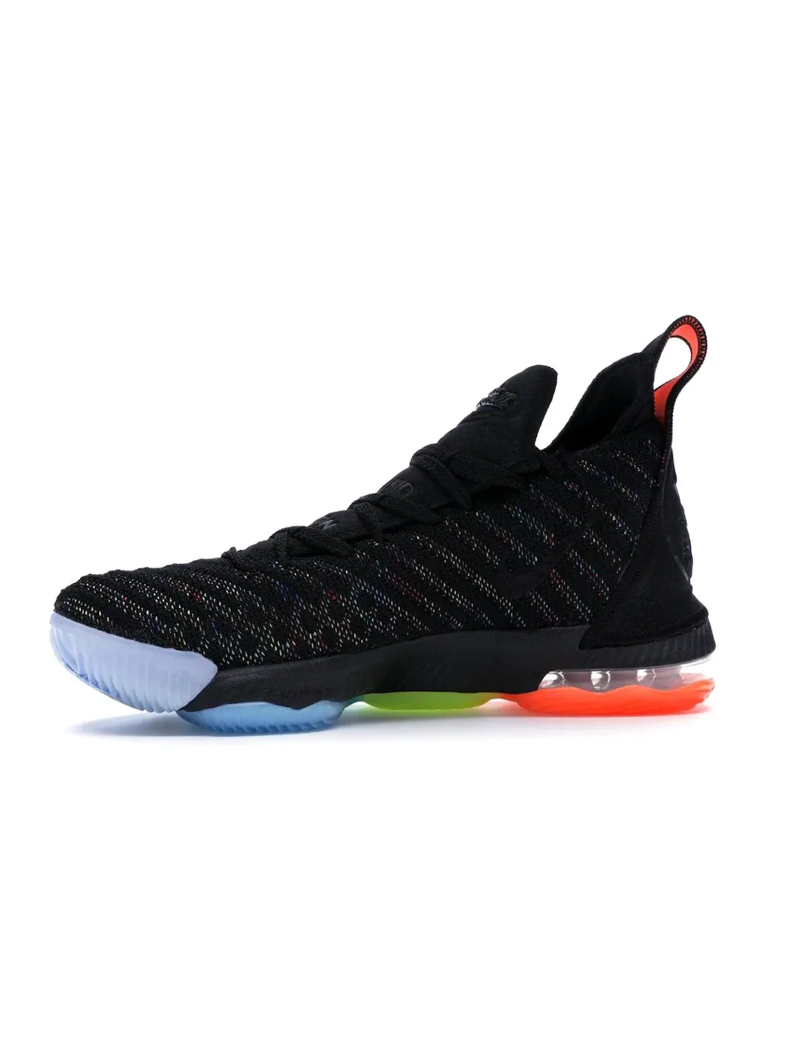 Детские кроссовки для мальчиков баскетбольные Nike LeBron 16 — изображение 3 из 4