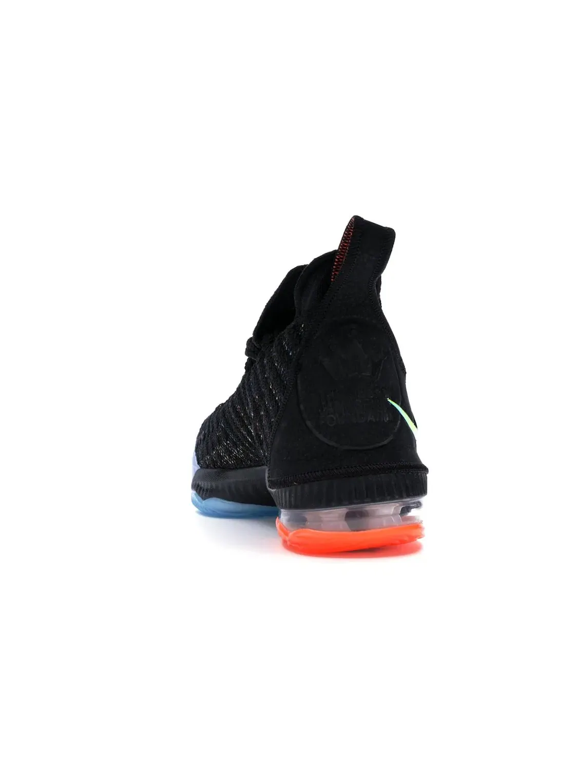 Детские кроссовки для мальчиков баскетбольные Nike LeBron 16 — изображение 4 из 4