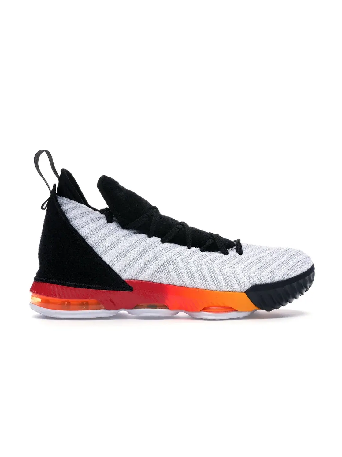 Детские кроссовки для мальчиков с высокой посадкой Nike LeBron 16 — изображение 1 из 4
