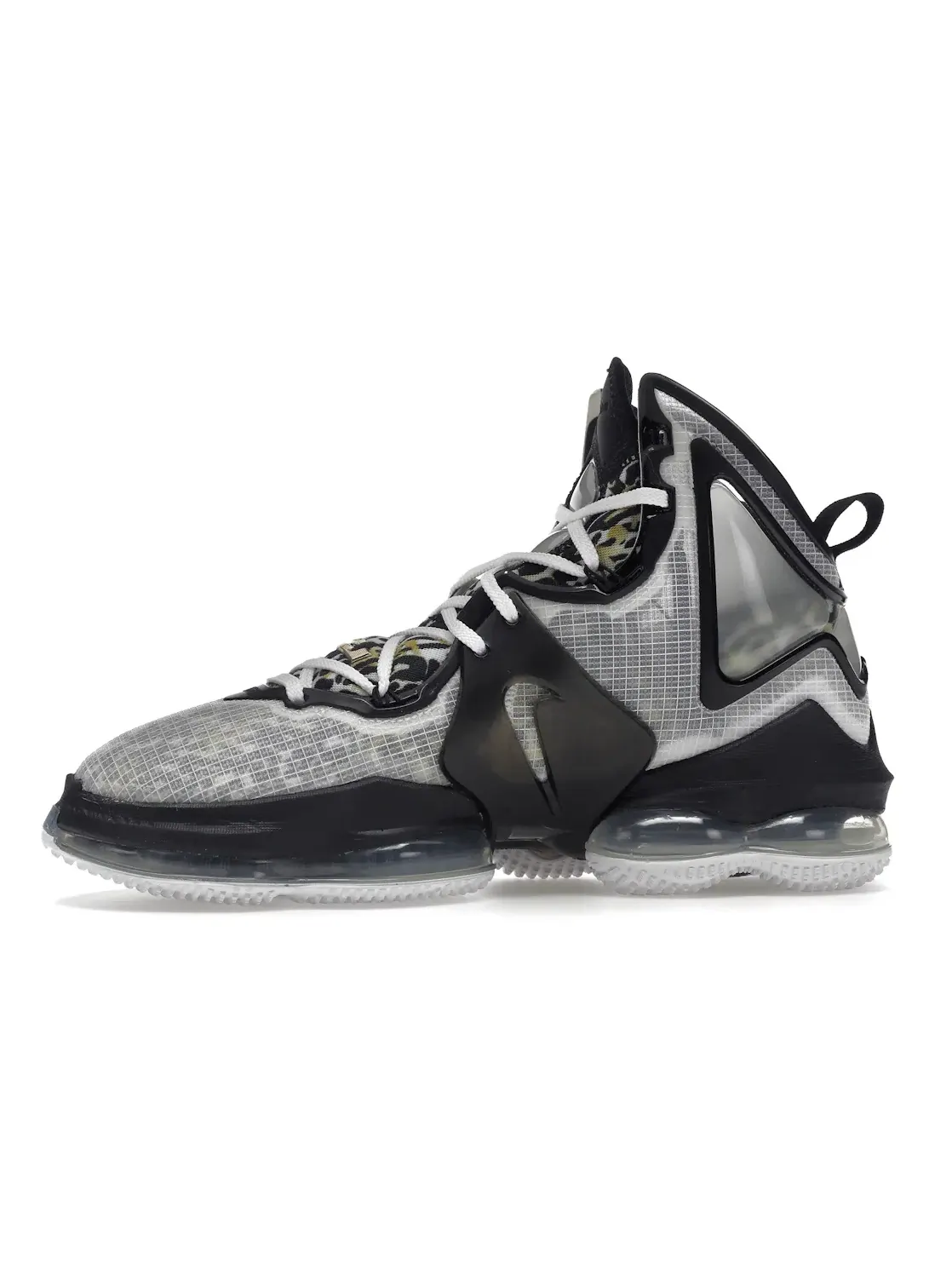 Мужские кроссовки для баскетбола Nike LeBron 19 — изображение 3 из 4