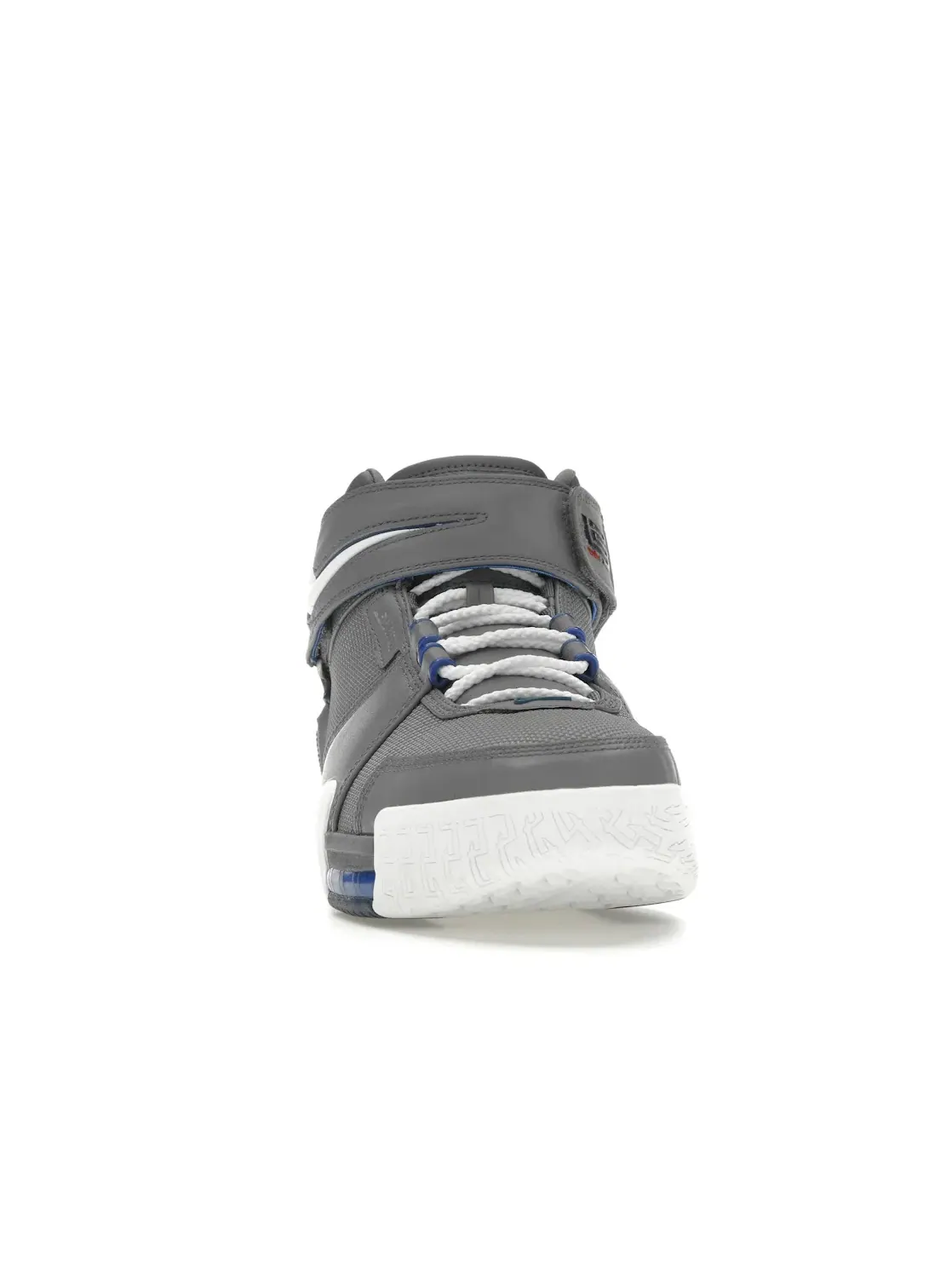 Мужские кроссовки для баскетбола Nike LeBron 2 — изображение 2 из 4, серый/белый