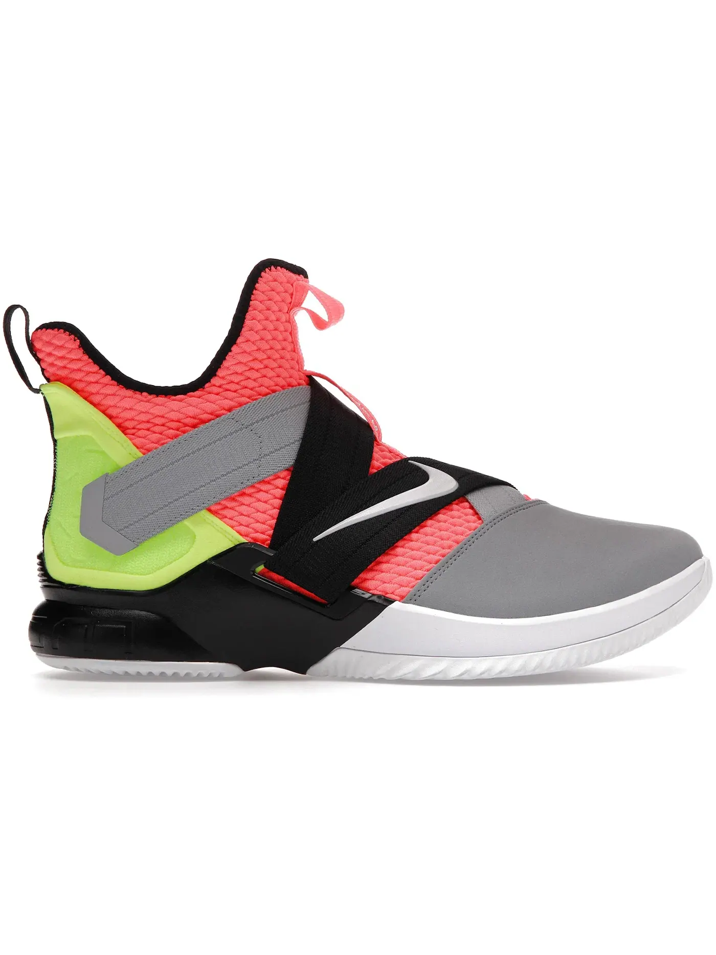 Мужские кроссовки для баскетбола Nike LeBron Soldier 12 — изображение 1 из 1, черный-белый