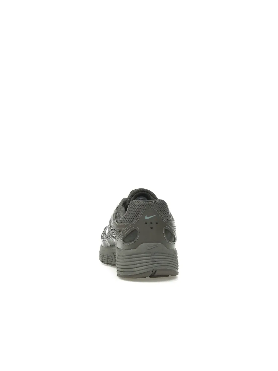 Детские кроссовки Lifestyle Nike P-6000 — изображение 4 из 4, металлик серебристый