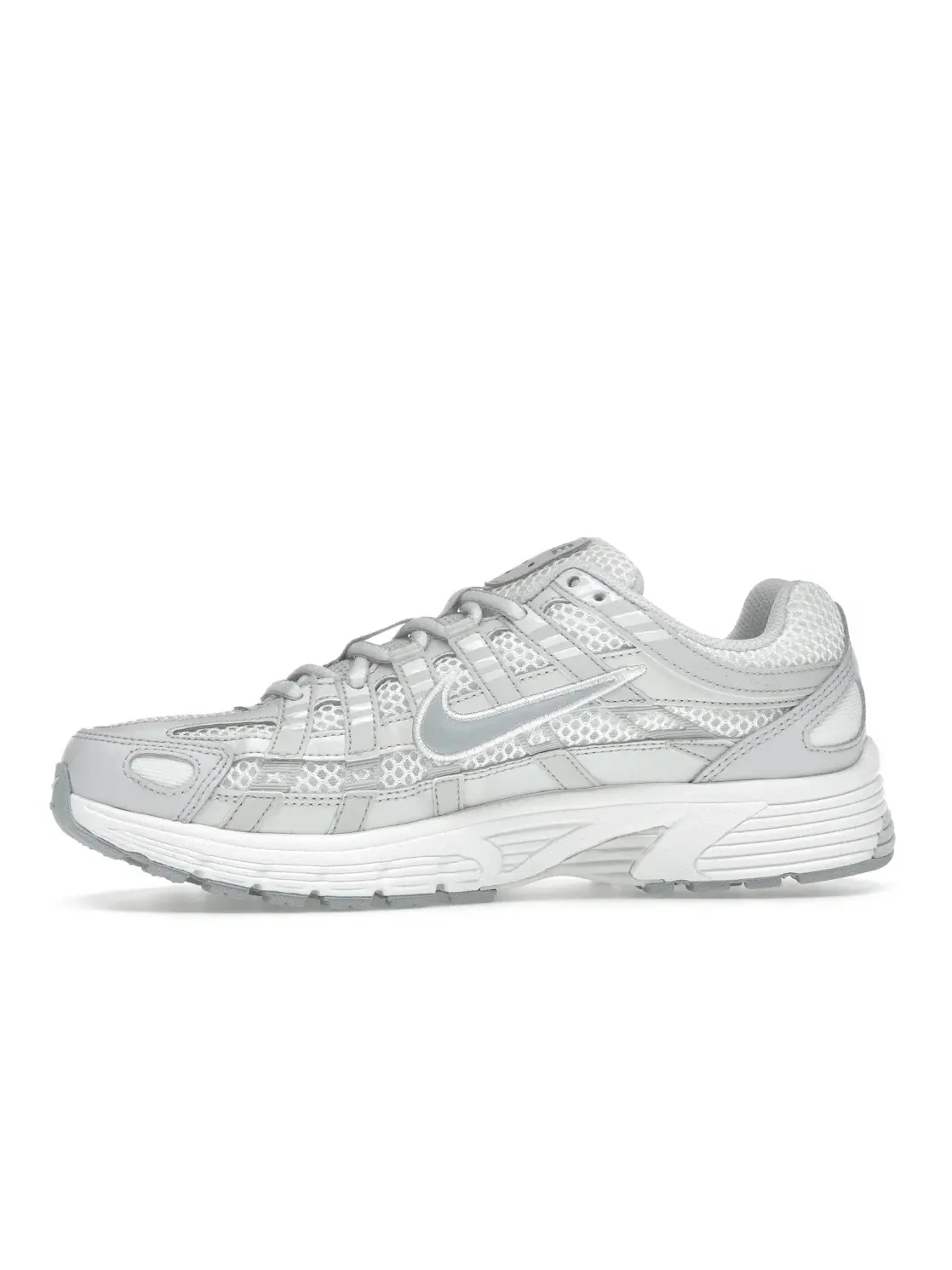 Женские кроссовки с сетчатым верхом Nike P-6000 SE — изображение 3 из 4, белый серый серый