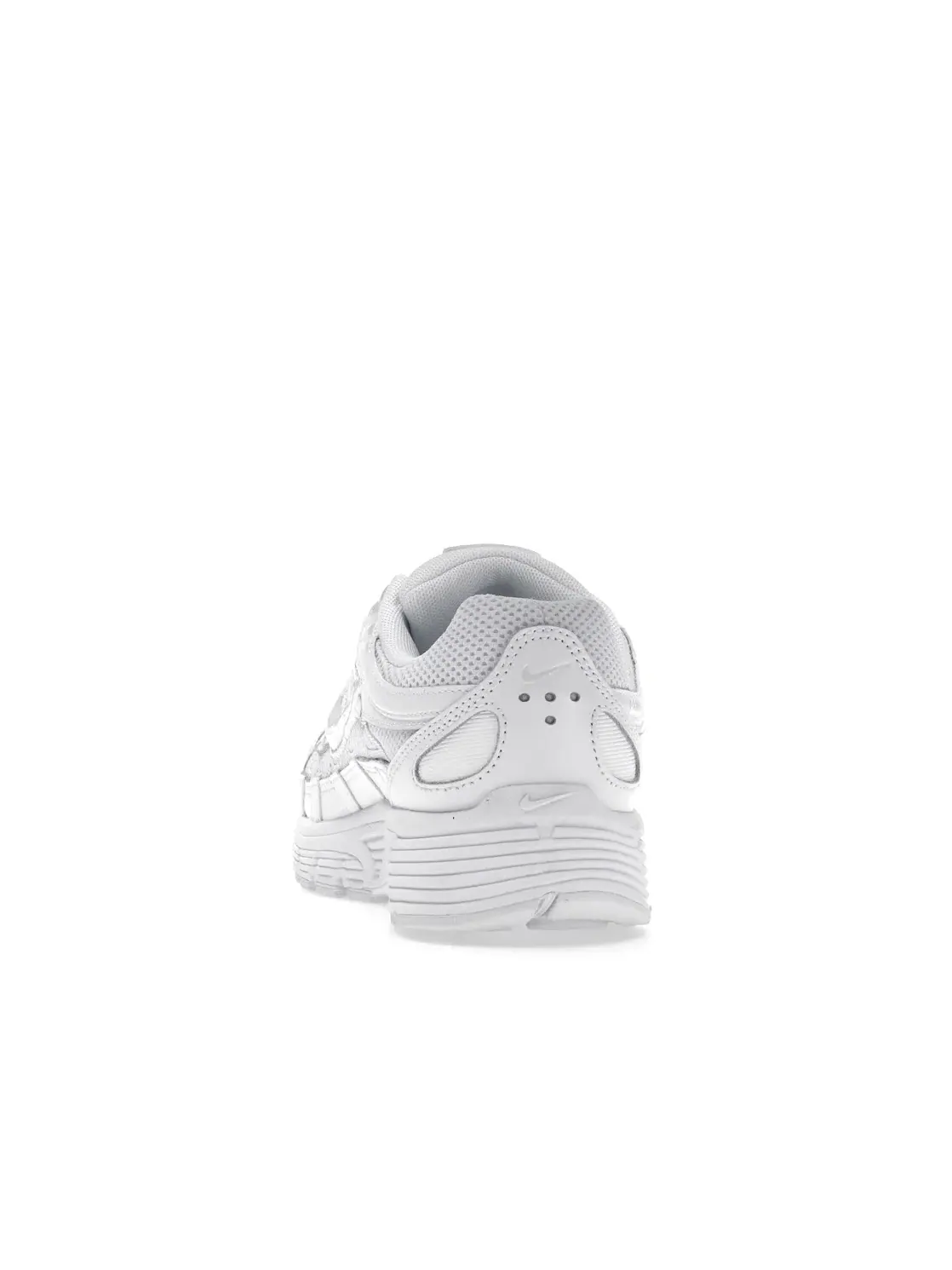 Женские кроссовки Lifestyle с перфорированным верхом Nike P-6000 — изображение 4 из 4, белый/платиновый-белый