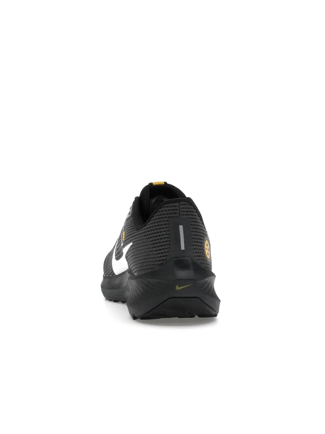 Мужские кроссовки для бега с амортизацией Nike Pegasus 40 Nike — изображение 4 из 4, черный/золотистый/белый
