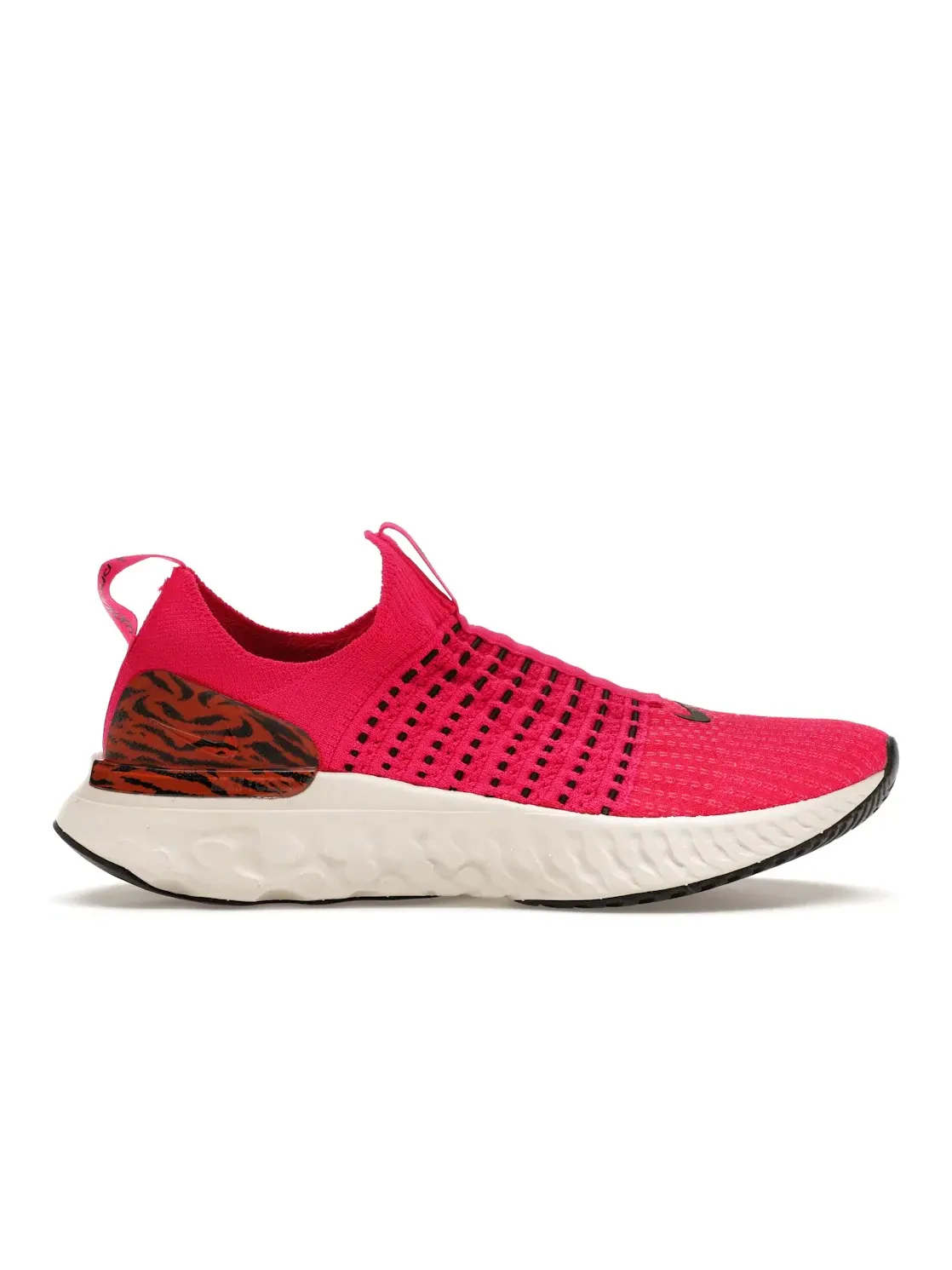 Женские кроссовки с амортизацией Nike React Phantom Run Flyknit 2 — изображение 1 из 4, розовый красный черный