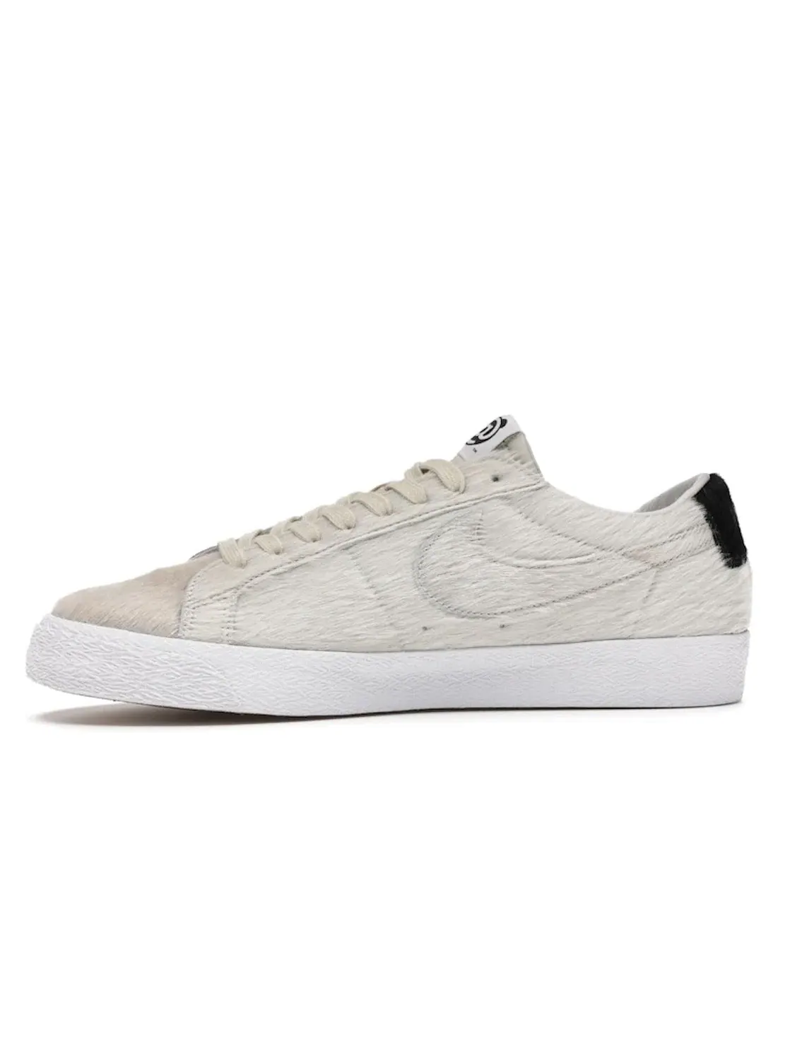 Мужские кроссовки с пони-волосом Nike SB Blazer Low Medicom Toy Nike — изображение 3 из 4