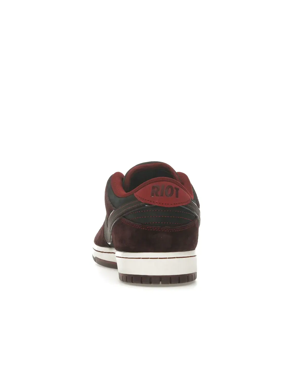 Мужские кроссовки с коллаборацией Riot Skateshop Nike SB Dunk Low Nike — изображение 4 из 4, темный/красный