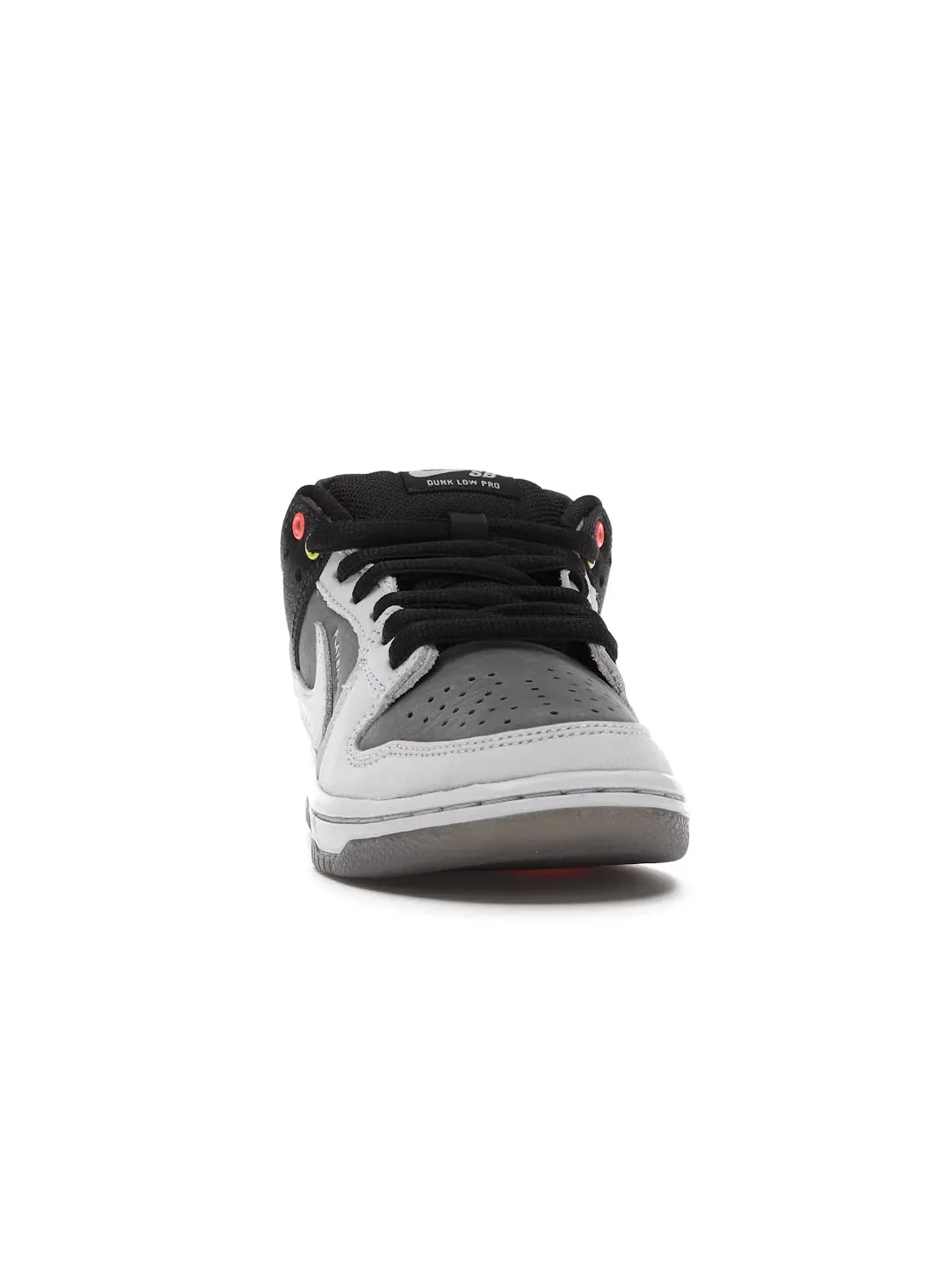 Мужские кроссовки с дизайном от видеокамеры Nike SB Dunk Low VX1000 Nike — изображение 2 из 4, серый/черный-белый