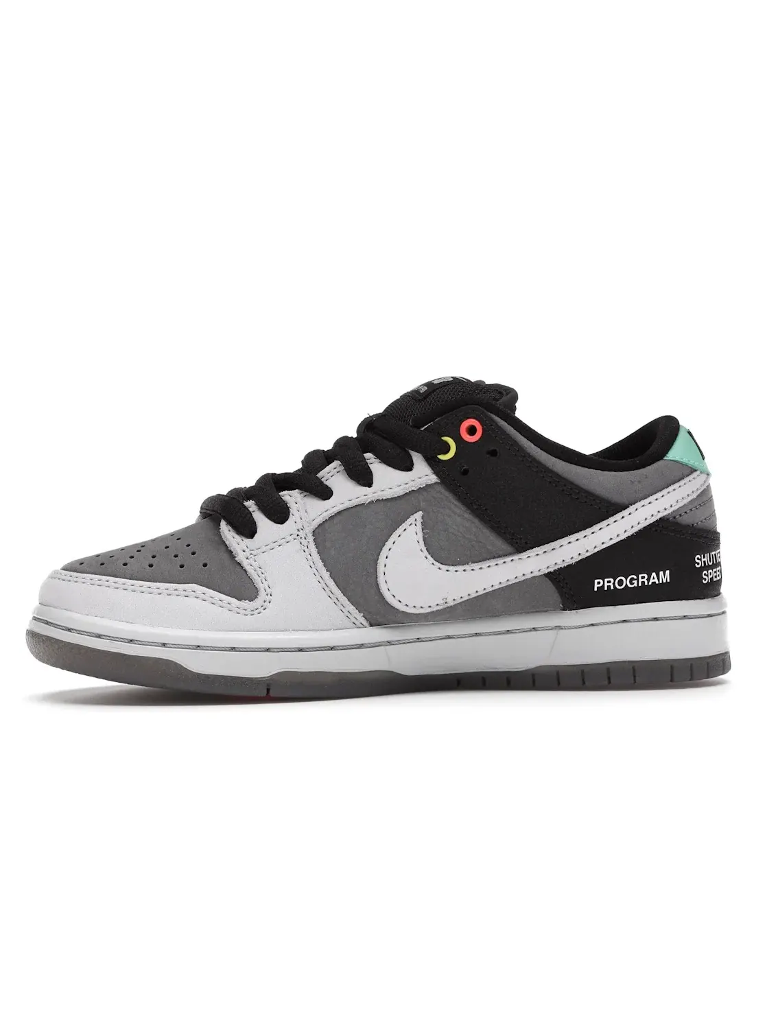 Мужские кроссовки с дизайном от видеокамеры Nike SB Dunk Low VX1000 Nike — изображение 3 из 4, серый/черный-белый