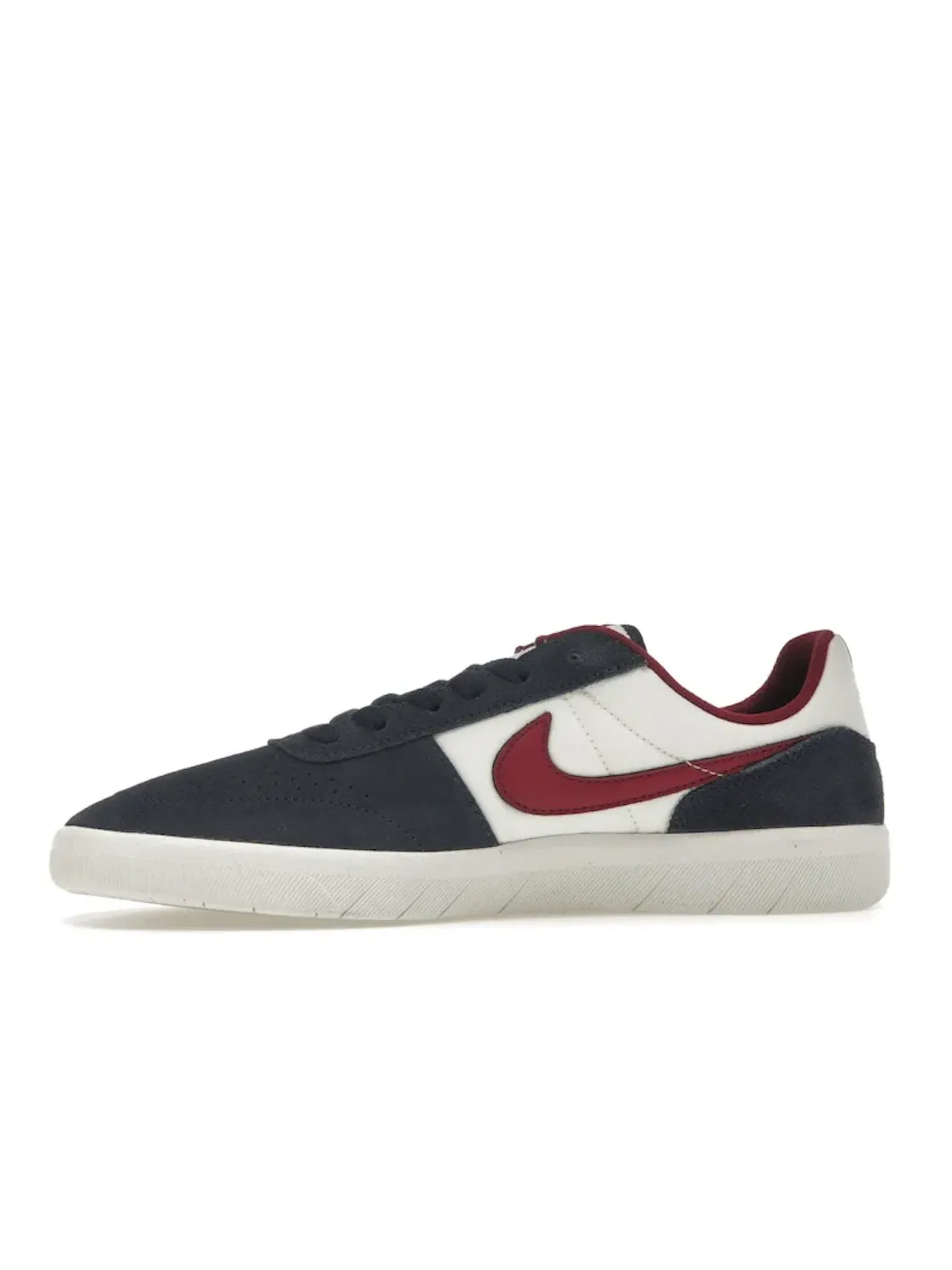 Мужские кроссовки с низкой посадкой Nike SB Team Classic — изображение 3 из 4, красный-белый