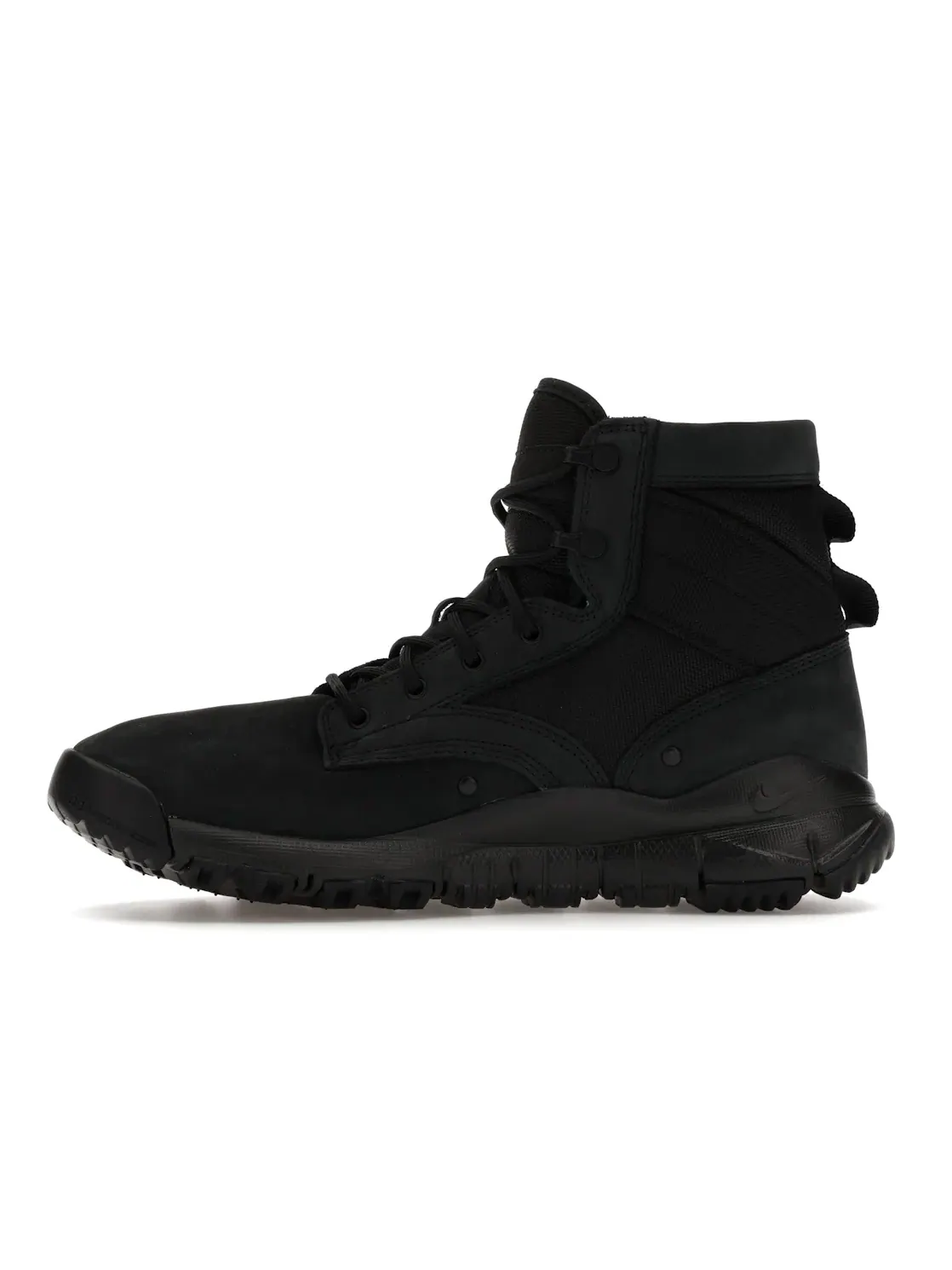 Мужские ботинки кожаные Nike SFB 6" NSW Leather Boot — изображение 3 из 4, черный/черный/черный