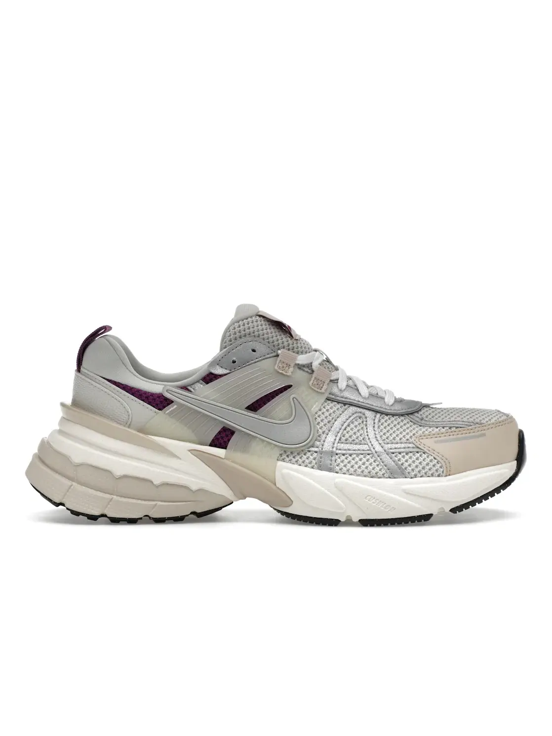Женские кроссовки Lifestyle Nike V2K Run — изображение 1 из 4