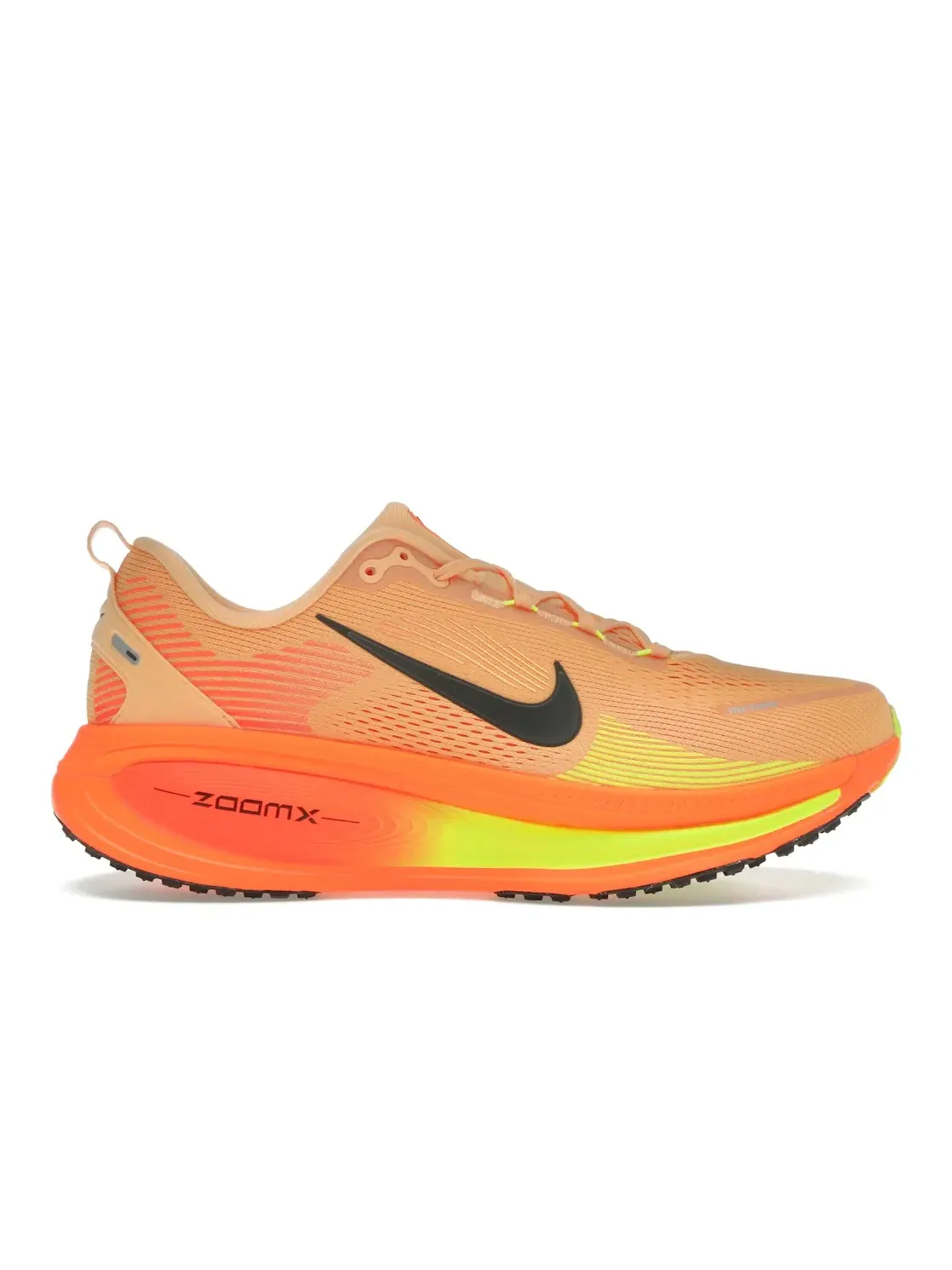 Мужские кроссовки беговые с ярким дизайном Nike Vomero 18 — изображение 1 из 4