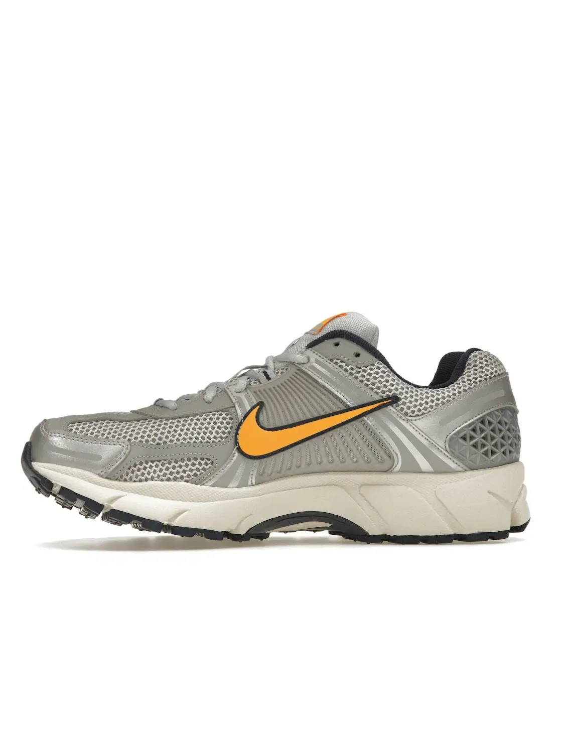 Мужские кроссовки Lifestyle с амортизацией Nike Zoom Vomero 5 — изображение 3 из 4, платиновый оранжевый