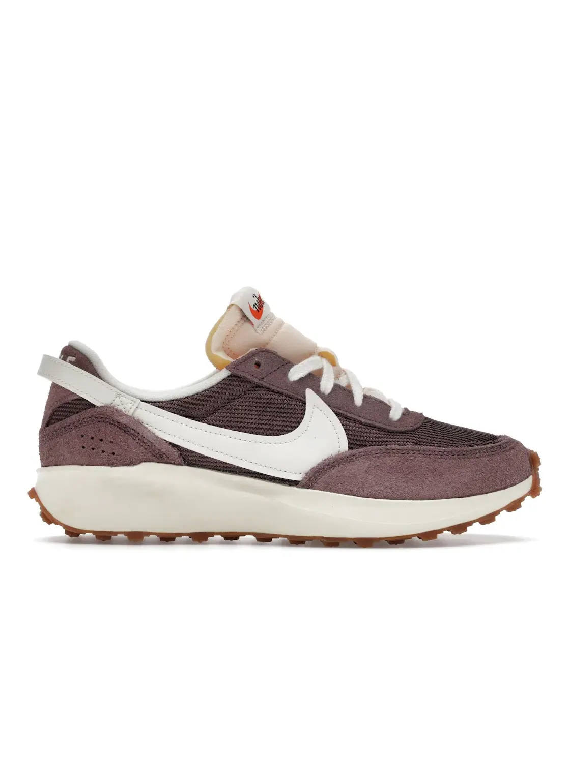 Женские кроссовки Lifestyle Nike Waffle Debut Vintage, Plum Eclipse/Sail-Coconut Milk — изображение 1 из 4