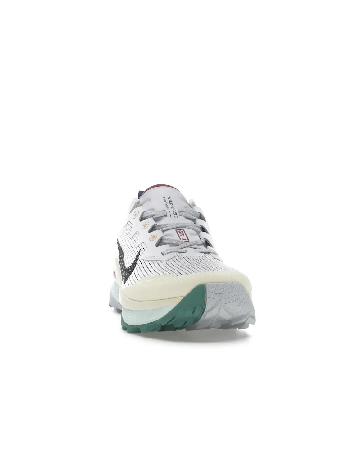 Мужские кроссовки для бега Nike Wildhorse 8 — изображение 2 из 4, белый золотистый черный