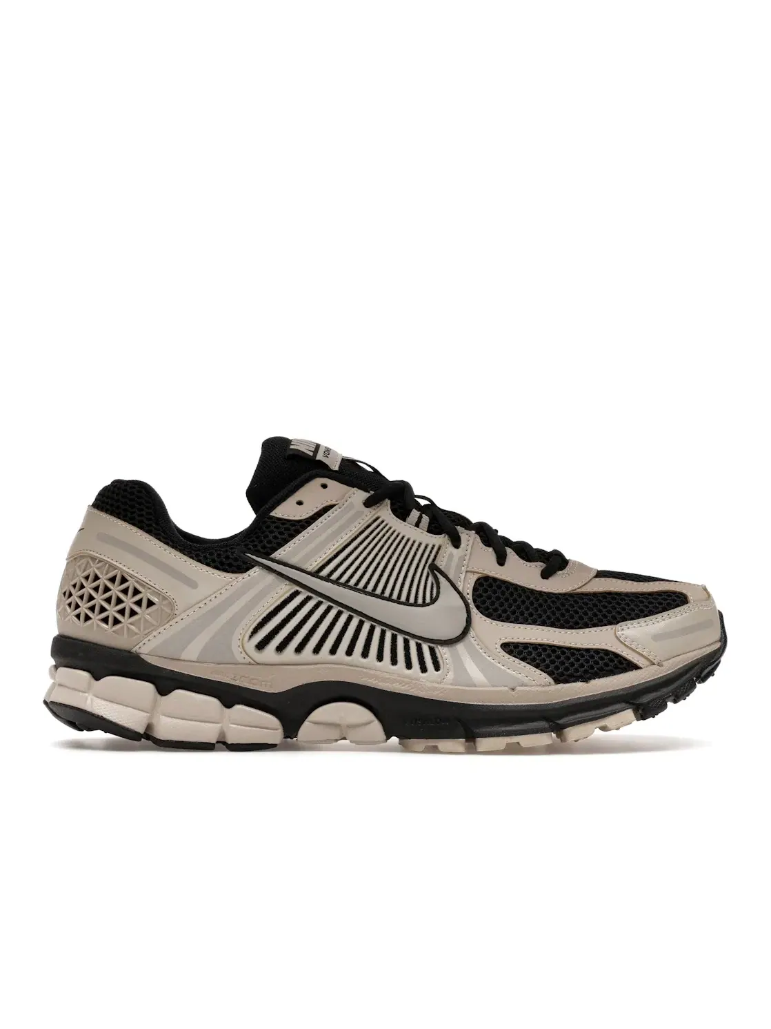 Мужские кроссовки Lifestyle с сетчатым верхом Nike Zoom Vomero 5 Nike — изображение 1 из 4, черный/кремовый/кремовый
