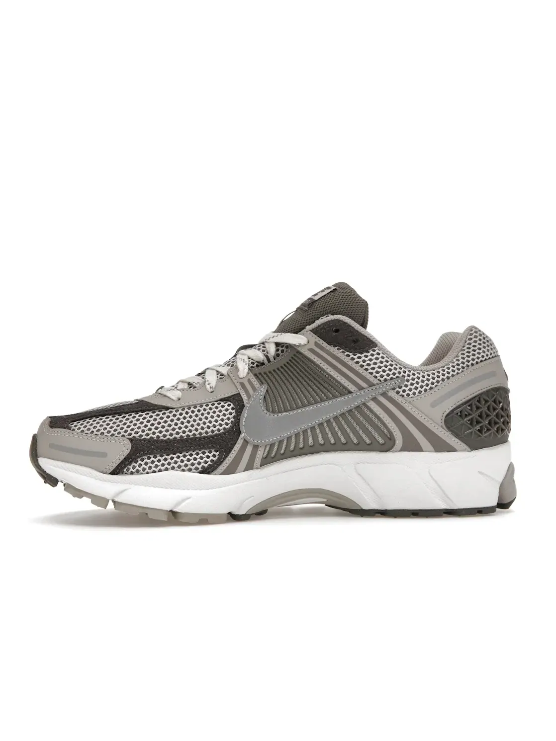 Мужские кроссовки с сетчатым верхом Nike Zoom Vomero 5 — изображение 3 из 4