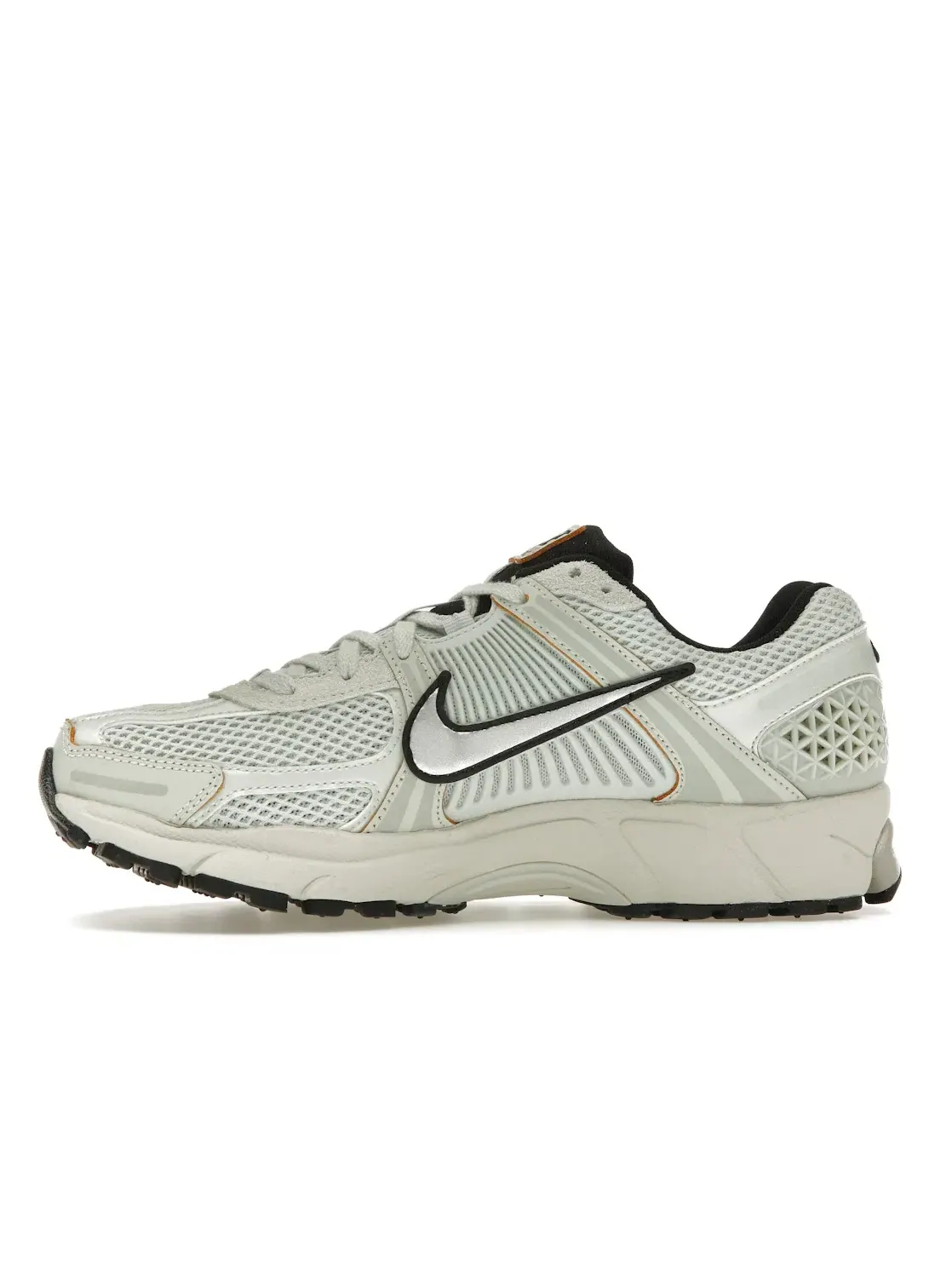Женские кроссовки с амортизацией Nike Zoom Vomero 5 — изображение 3 из 4