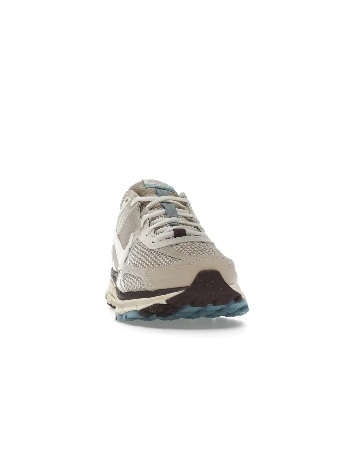 Женские кроссовки Lifestyle с открытой сеткой Nike Zoom Vomero 5 — изображение 2 из 4