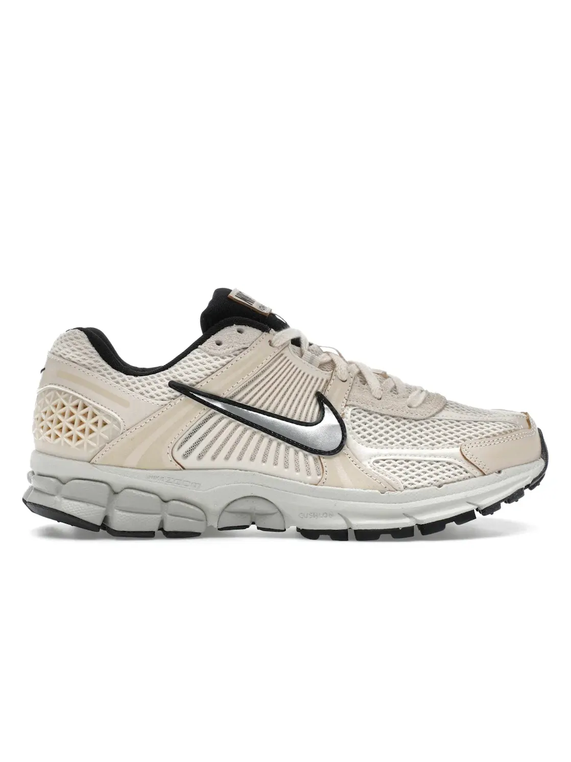 Женские кроссовки для повседневной носки Nike Zoom Vomero 5 — изображение 1 из 4, белый//светлый