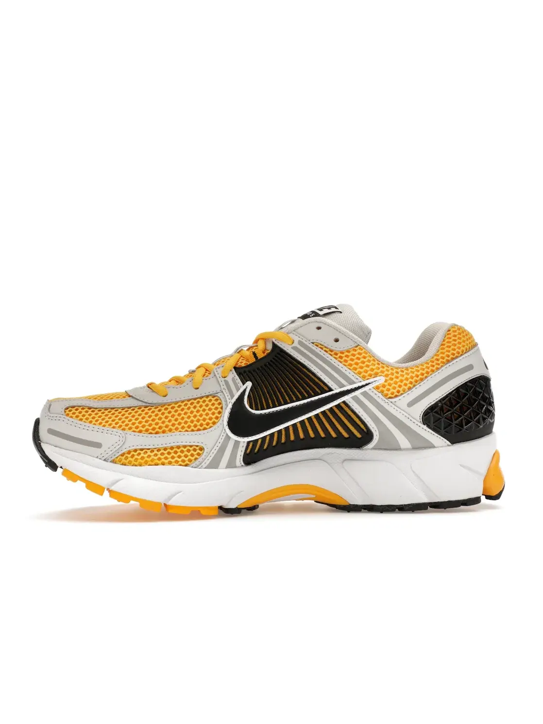 Мужские кроссовки с амортизацией Nike Zoom Vomero 5 Nike — изображение 3 из 4, черный-оранжевый