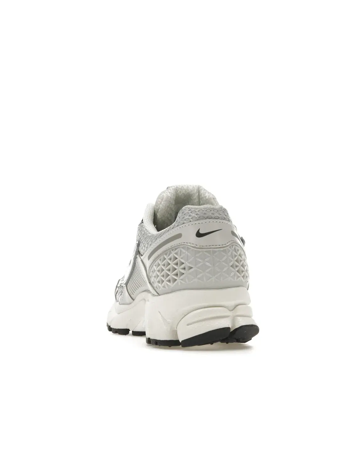 Женские кроссовки с технологией Zoom Air Nike Nike Zoom Vomero 5, Photon Dust/Chrome/Gridiron/Sail — изображение 4 из 4