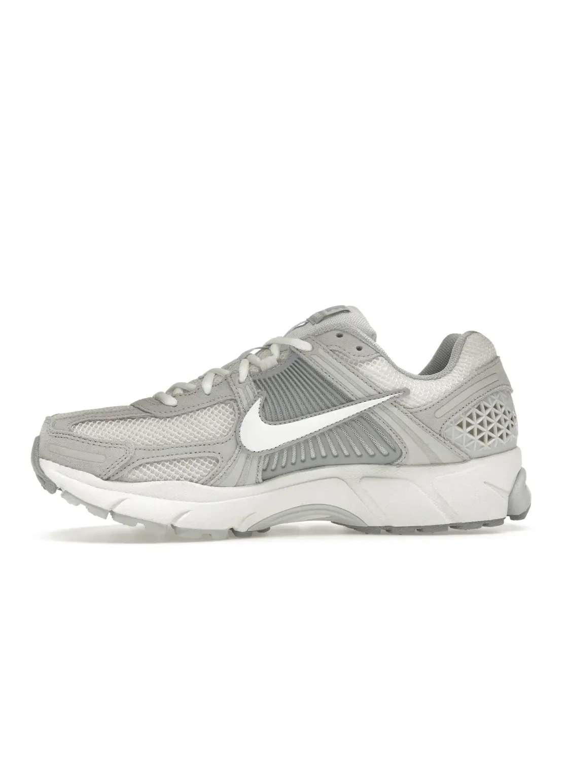 Женские кроссовки с сетчатым верхом Nike Zoom Vomero 5 — изображение 3 из 4