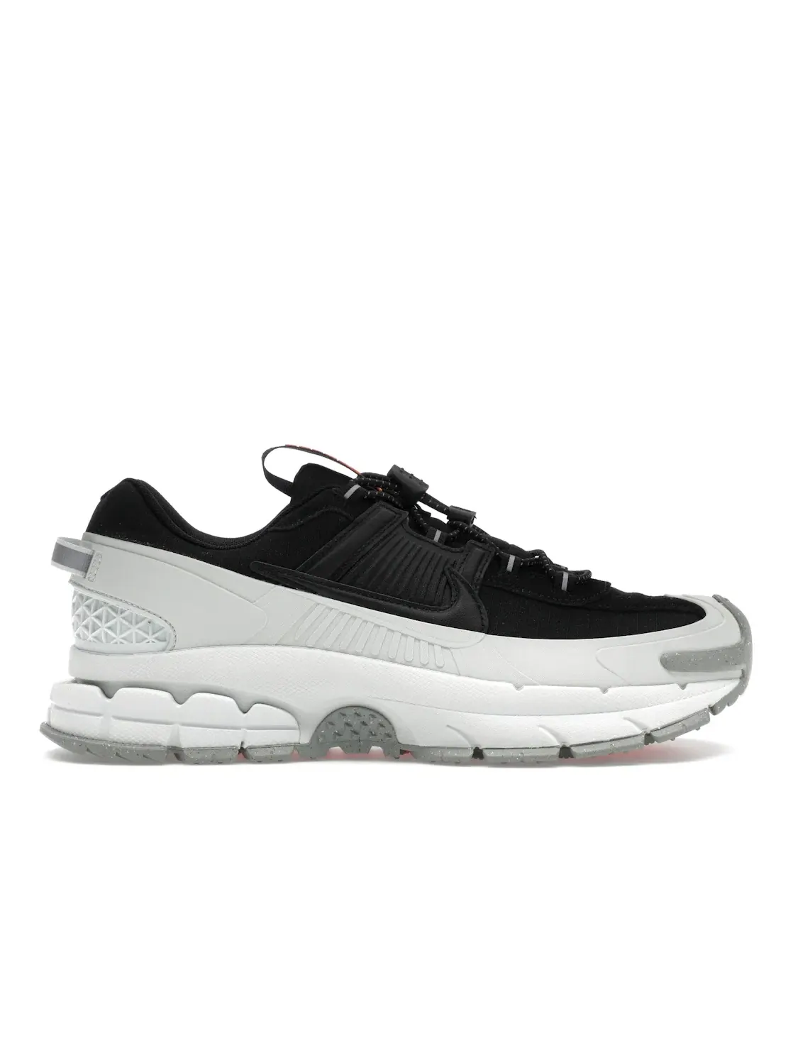 Мужские кроссовки Lifestyle с водоотталкивающей отделкой Nike Zoom Vomero 5 Roam — изображение 1 из 4
