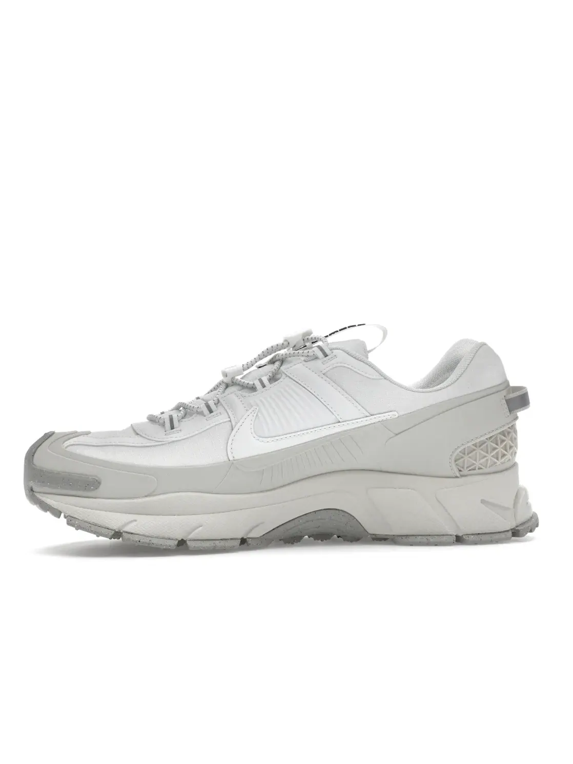 Мужские кроссовки Lifestyle с водоотталкивающими свойствами Nike Zoom Vomero Roam — изображение 3 из 4