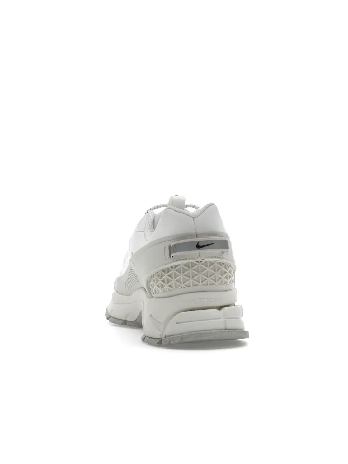 Мужские кроссовки Lifestyle с водоотталкивающими свойствами Nike Zoom Vomero Roam — изображение 4 из 4